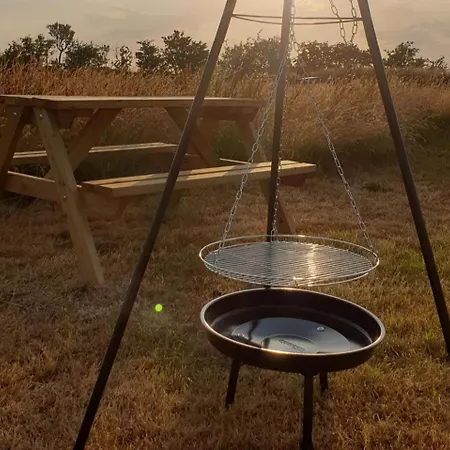 Chestnut 6m Bell Tent-log Burner-nr Whitby-parking Feriehus